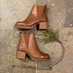 BRAND-NEW JODY BOOTS FROM ROOLEE